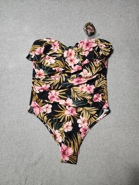 NWOT Kona Sol Flounce One Piece Swimsuit